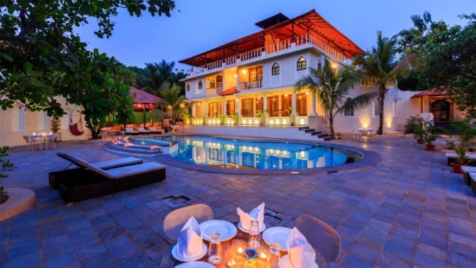 GOLDEN TULIP GOA MANDREM - Main Pool View