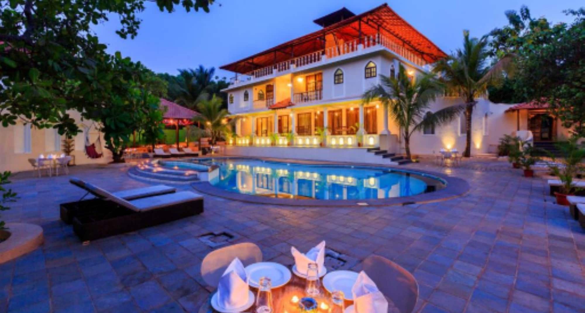 GOLDEN TULIP GOA MANDREM - Main Pool View