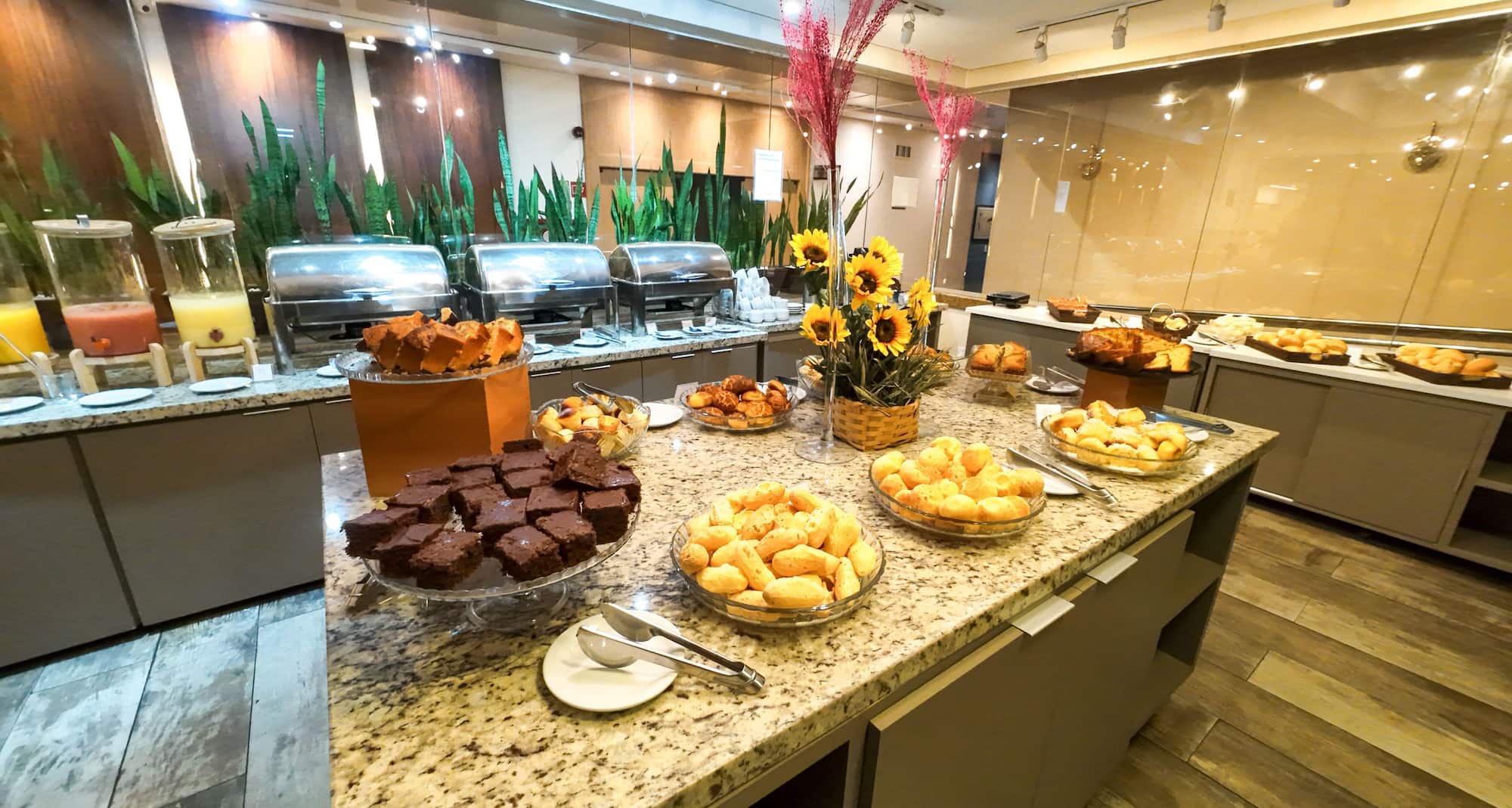 Golden Tulip Goiania Address - Breakfast