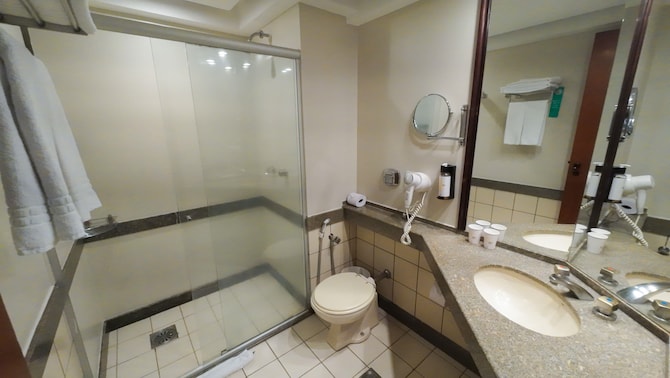 Golden Tulip Goiania Address - BATH