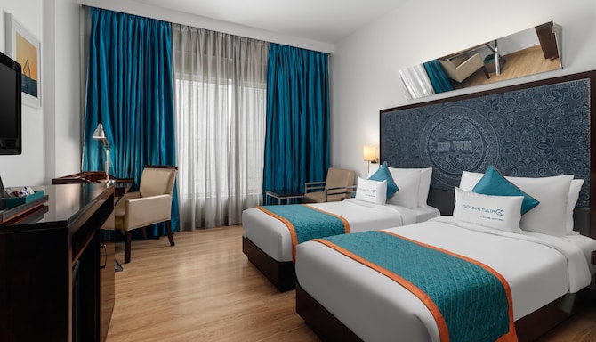 GOLDEN TULIP GURGAON (sector 29) - SUPERIOR ROOM BEDROOM WEB RESO