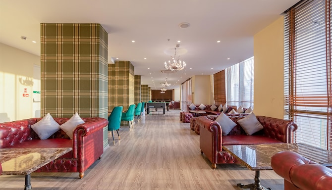 GOLDEN TULIP GURUGRAM SECTOR 80 - Lounge