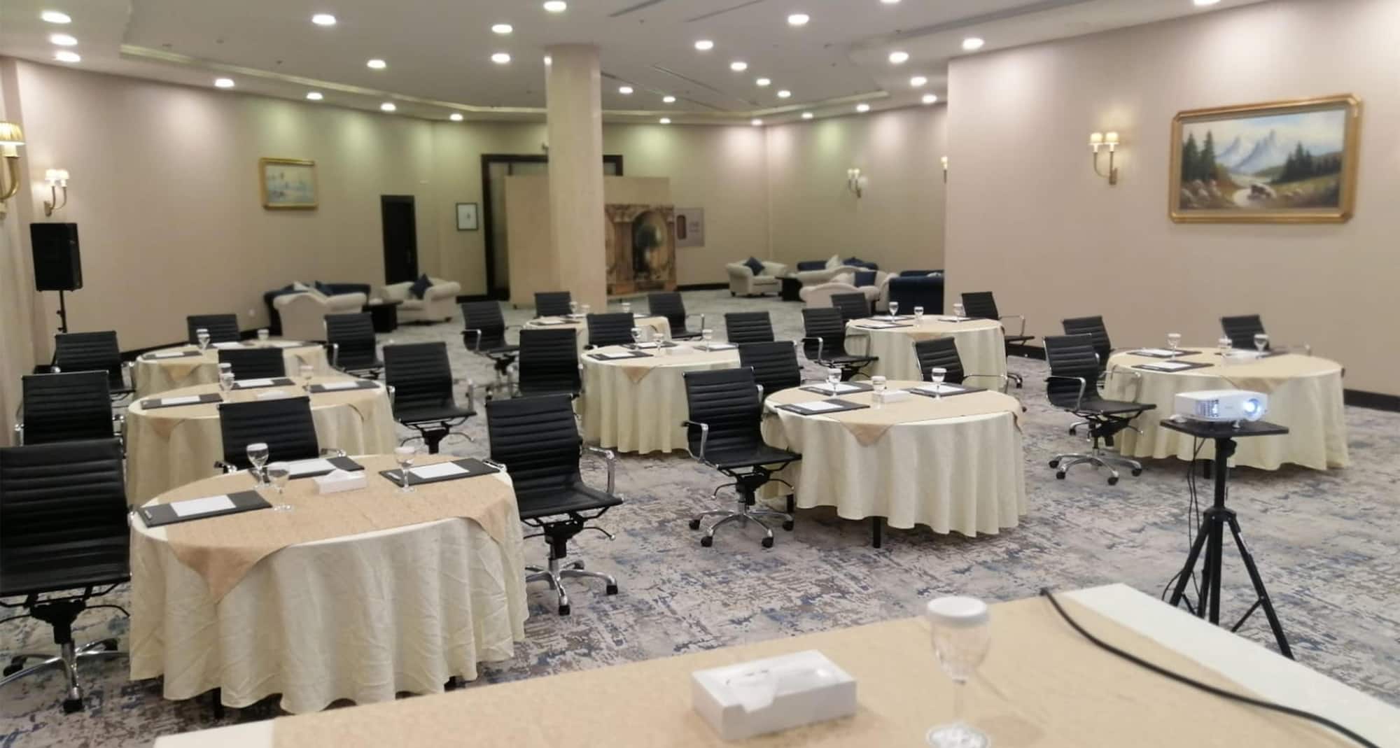 Golden Tulip Hail - AL Fayaz Hall