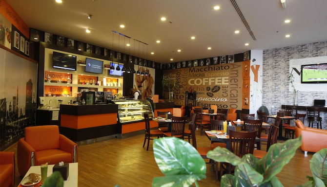 Golden Tulip Hail - Coffee Shop