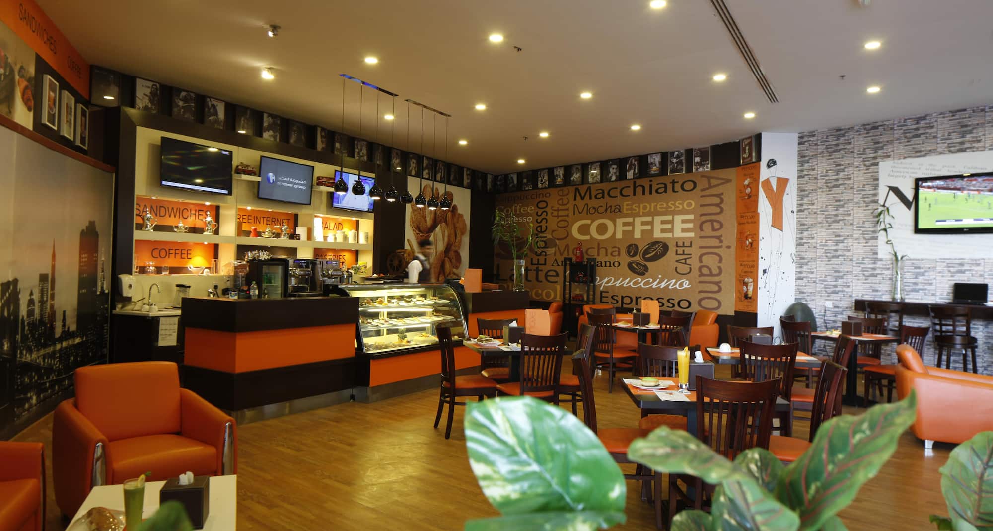 Golden Tulip Hail - طعام و شراب