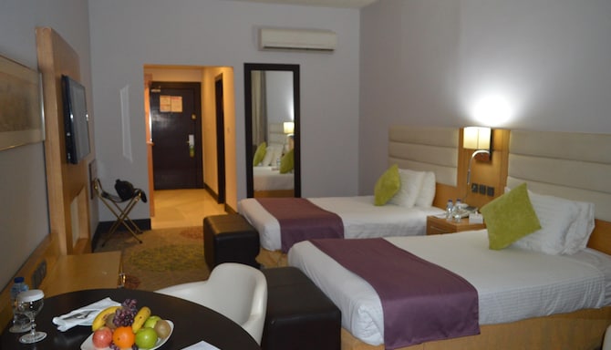 Standard Room 2 Single Beds, 30SQM, Free WIFI, Controlled Air Conditioning