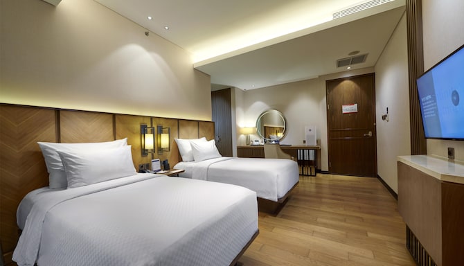 GOLDEN TULIP HOLLAND RESORT - premiere  EDIT