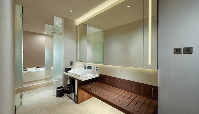 GOLDEN TULIP HOLLAND RESORT - Sky Villa Bathroom ice