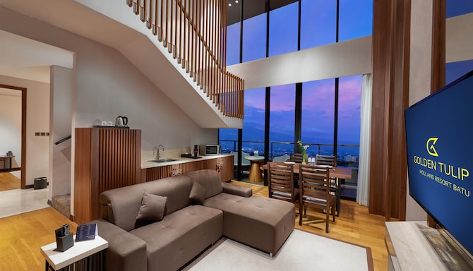 GOLDEN TULIP HOLLAND RESORT - Sky Villa BR Living Room ice