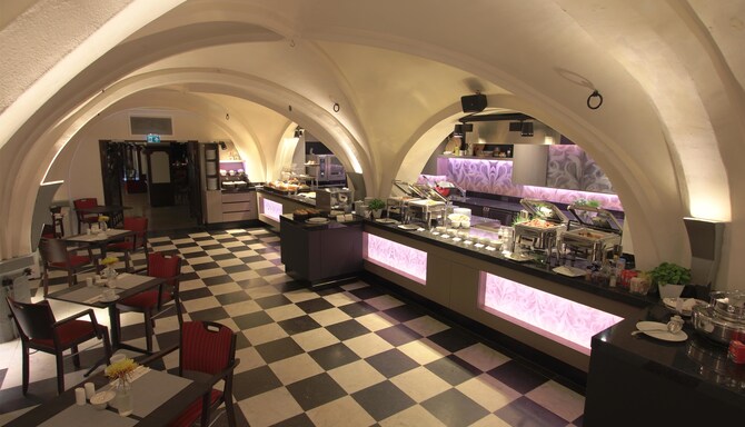 Golden Tulip Hotel Central - Breakfastbuffet Gewelvenkelder De Hoofdwacht
