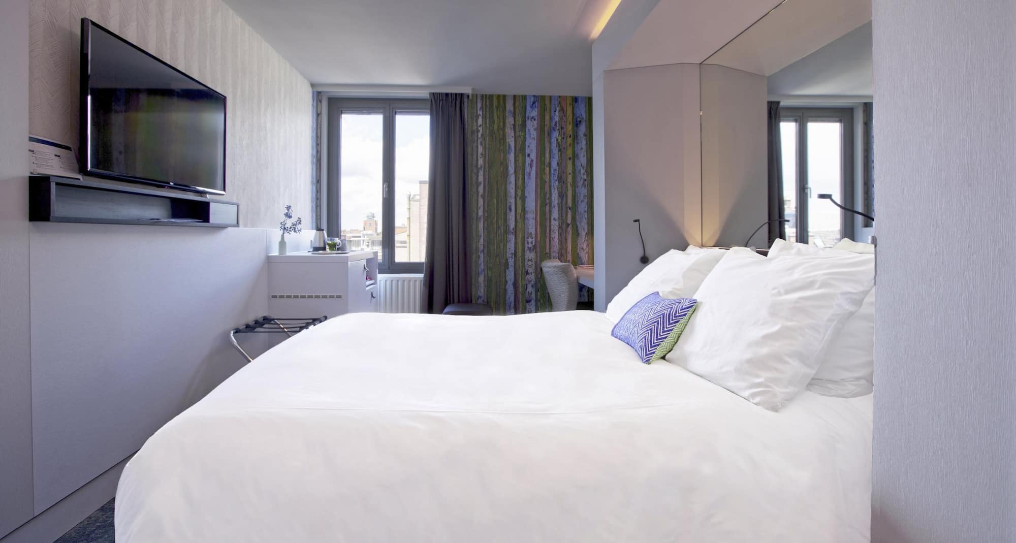 Golden Tulip Hotel Central - Guest room