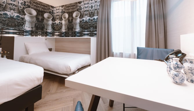 Golden Tulip Hotel Central - Twin Family Room