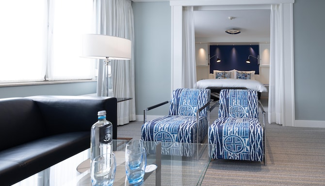 Golden Tulip Hotel Central - Duke Suite
