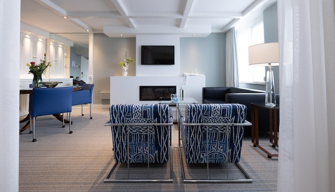 Golden Tulip Hotel Central - Duke Suite