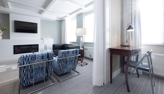 Golden Tulip Hotel Central - Duke Suite