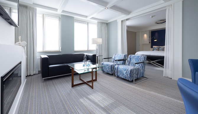 Golden Tulip Hotel Central - Duke Suite