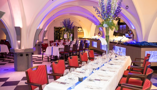 Golden Tulip Hotel Central - 14th-century vaulted cellar De Hoofdwacht
