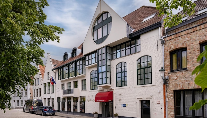 Golden Tulip Hotel De'Medici - AntoineDeckers HotelDeMedici LD x