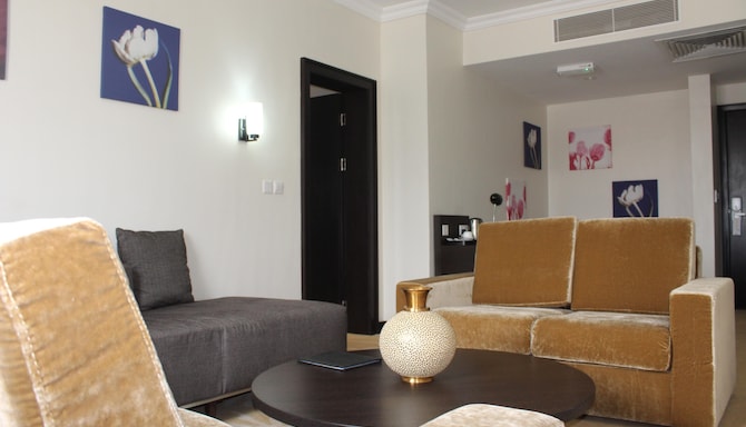 GOLDEN TULIP IBADAN - GOLDEN TULIP IBADAN LIVING ROOM SUIT