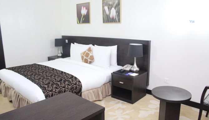 GOLDEN TULIP IBADAN - NGA Executive Suite room