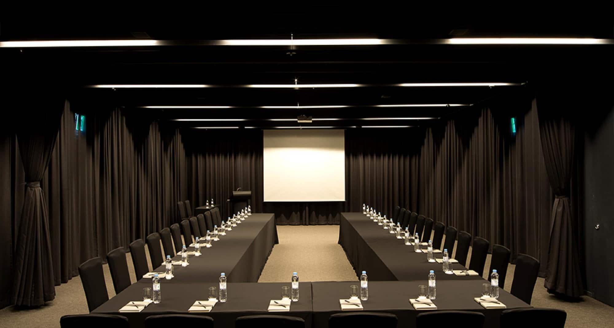 GOLDEN TULIP INCHEON AIRPORT HOTEL & SUITES - Meeting room