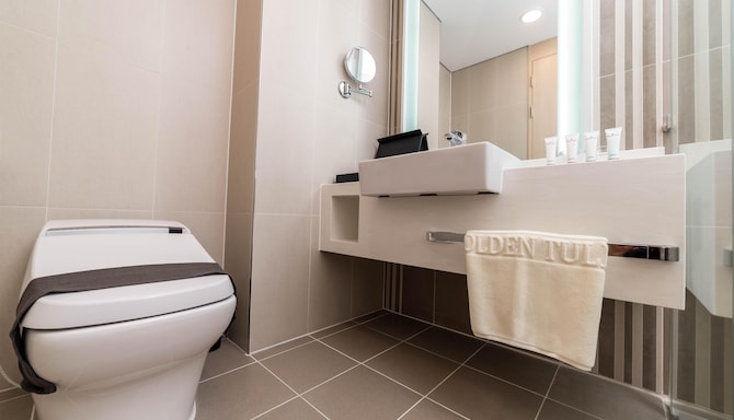 GOLDEN TULIP INCHEON AIRPORT HOTEL & SUITES - Residence Studio Queen Toilet