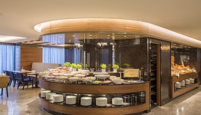 Golden Tulip Istanbul Bayrampasa - Breakfast Buffet