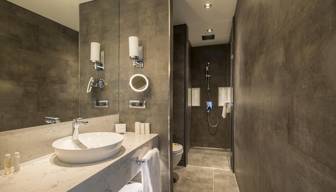 Golden Tulip Istanbul Bayrampasa - fk suit bathroom