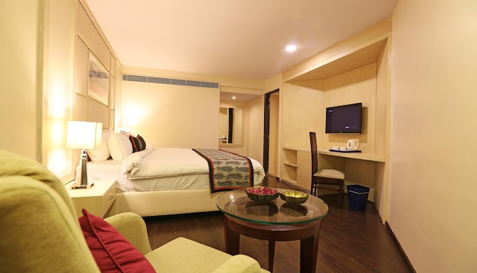 Golden Tulip Jaipur - Deluxe Room