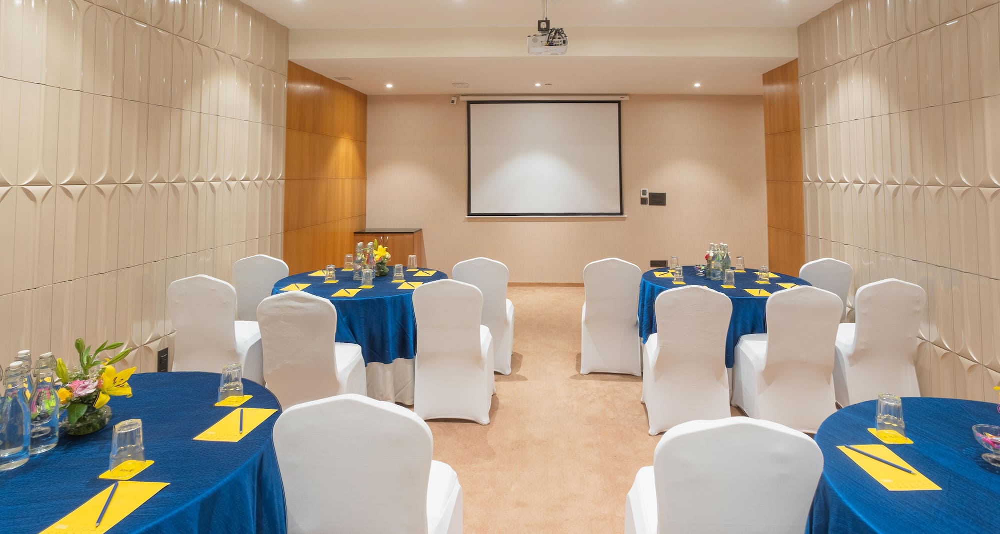 Golden Tulip Jaipur - Meeting Room
