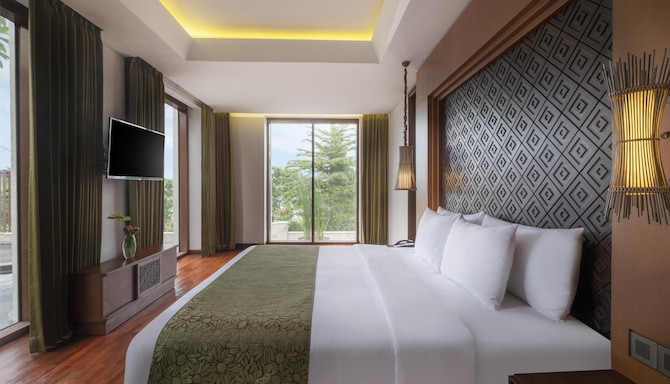 GOLDEN TULIP JINENG RESORT BALI - Queen Bed Suite - City View