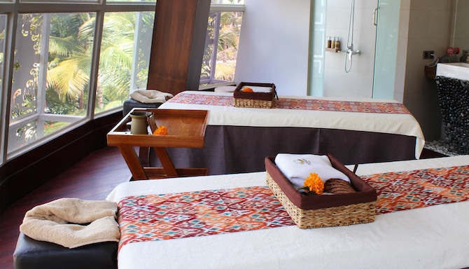 GOLDEN TULIP JINENG RESORT BALI - Spa Couple Room