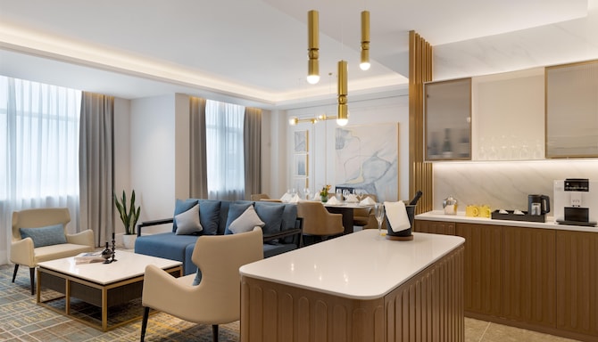Golden Tulip Kin-Oasis Kinshasa - Presidential Suite living room
