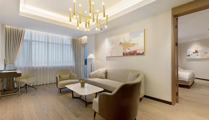 Golden Tulip Kin-Oasis Kinshasa - Platinum Suite living room