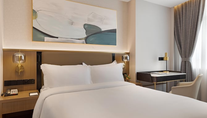 Golden Tulip Kin-Oasis Kinshasa - Standard Room queen bed