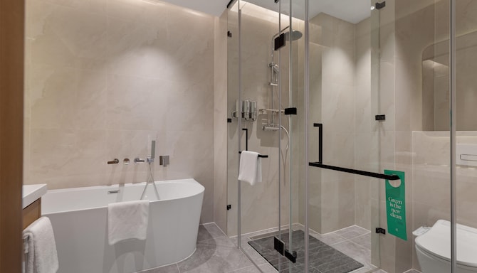 Golden Tulip Kin-Oasis Kinshasa - Junior Suite bathroom