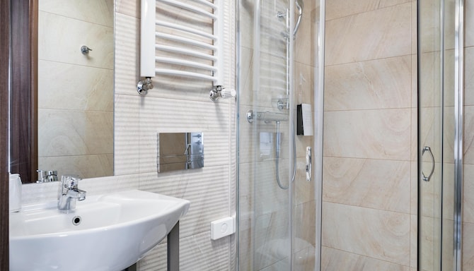 Golden Tulip Krakow City Center - Golden Tulip Krakow City Center Bathroom
