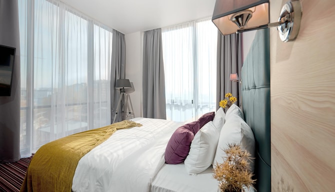 Golden Tulip Krasnodar - Panoramic Executive Suite 1 King Bed 1 Sofa Bed