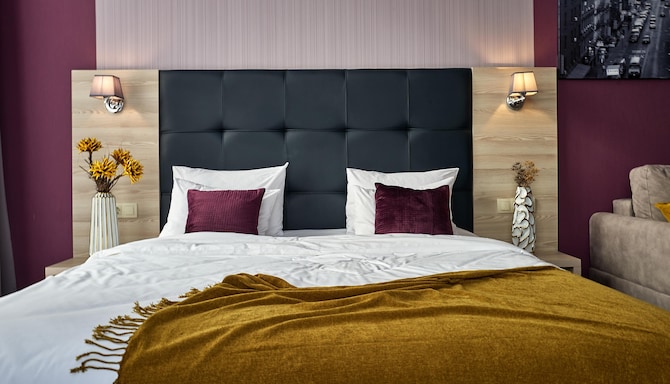 Golden Tulip Krasnodar - Panoramic Executive Suite 1 King Bed 1 Sofa Bed