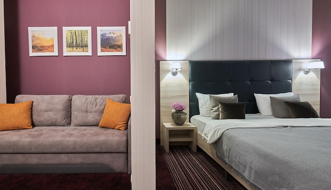 Golden Tulip Krasnodar - Family Deluxe Room 1 King Bed 1 Sofa Bed