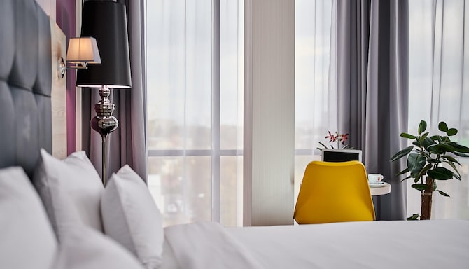 Golden Tulip Krasnodar - Executive Suite 1 King Bed 1 Sofa Bed