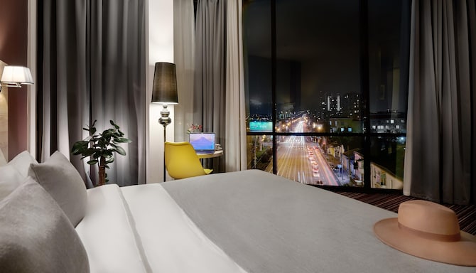 Golden Tulip Krasnodar - Executive Suite 1 King Bed 1 Sofa Bed