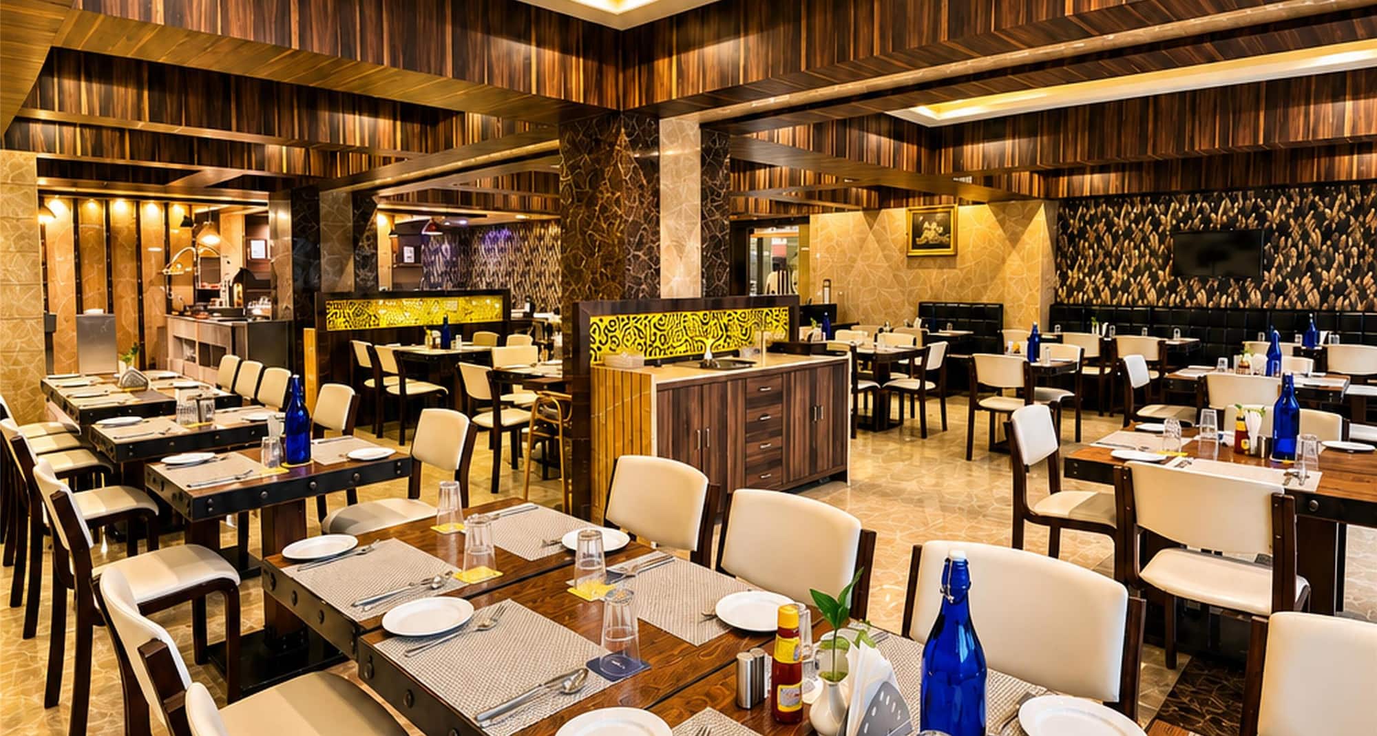 Golden Tulip Kukas Jaipur - Restaurant