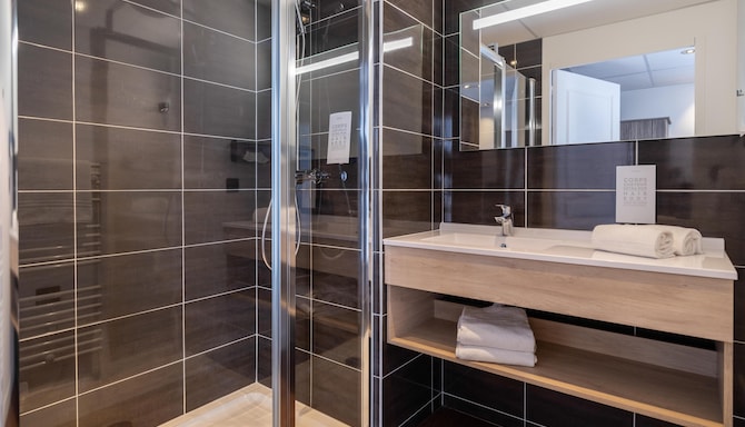 Golden Tulip La Baule Hôtel & Résidence - Salle de bain de la chambre