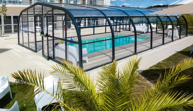 Golden Tulip La Baule Hôtel and Résidence - Pool - outdoor