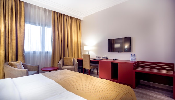 GOLDEN TULIP LE DIPLOMATE COTONOU - Classic Queen