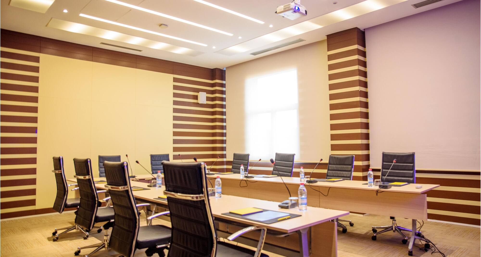 GOLDEN TULIP LE DIPLOMATE COTONOU - Meeting Room EBENE