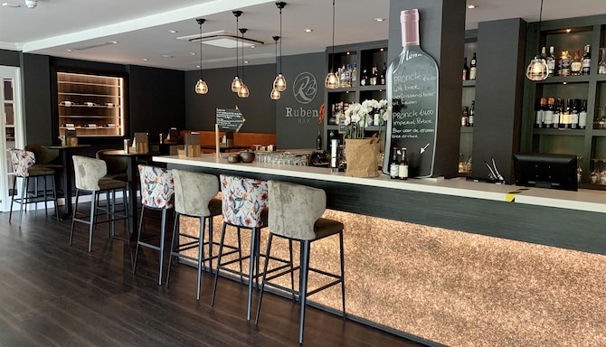 Golden Tulip Leiden Centre - GT bar header