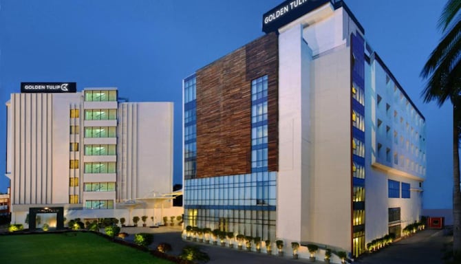 Golden Tulip Lucknow - Property Building