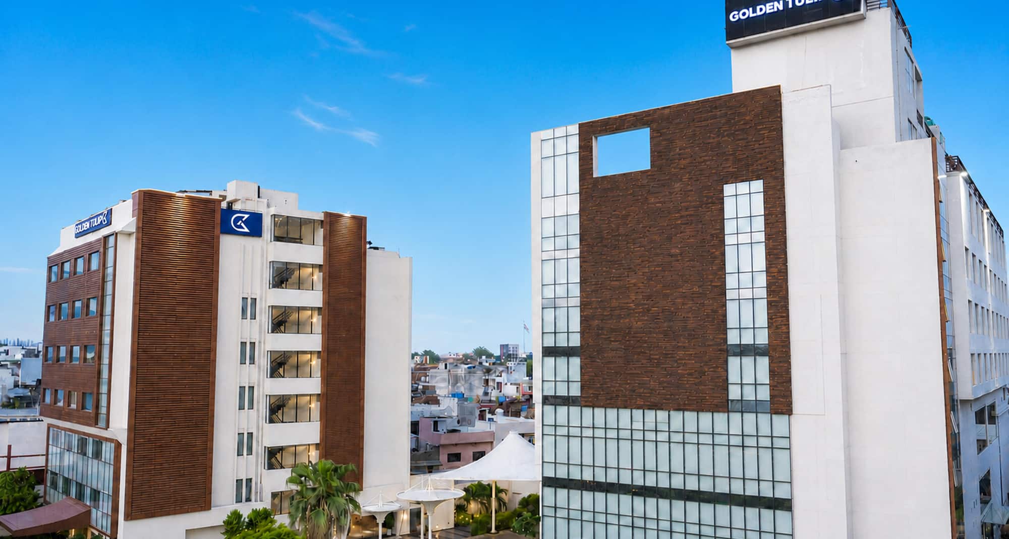 Golden Tulip Lucknow - Facade
